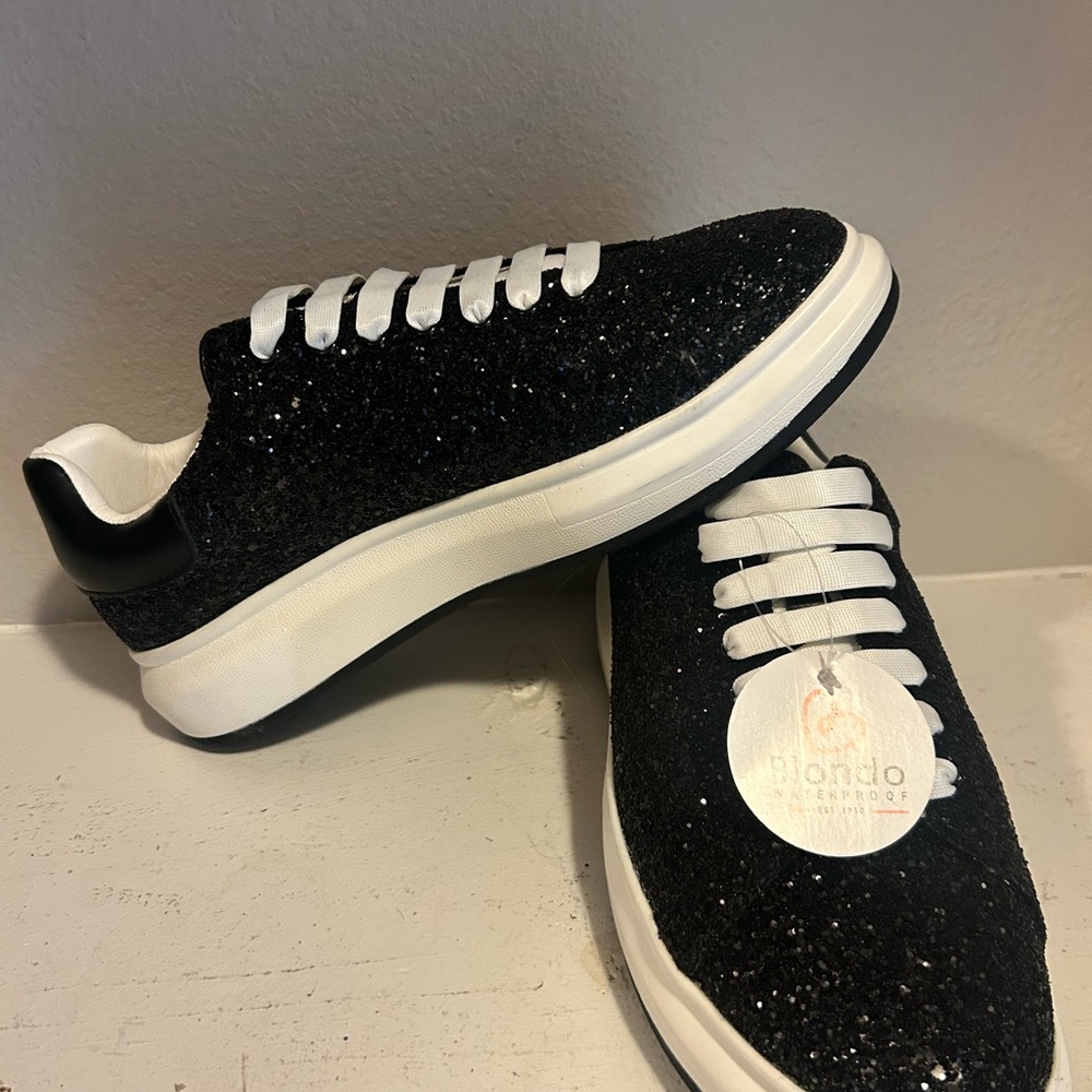 NEW Blondo Black Glitter Waterproof Sneakers – Women’s Size 11